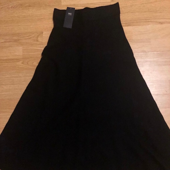 New “M & S” black knit sweater midi skirt size 6 with tag - Picture 1 of 4